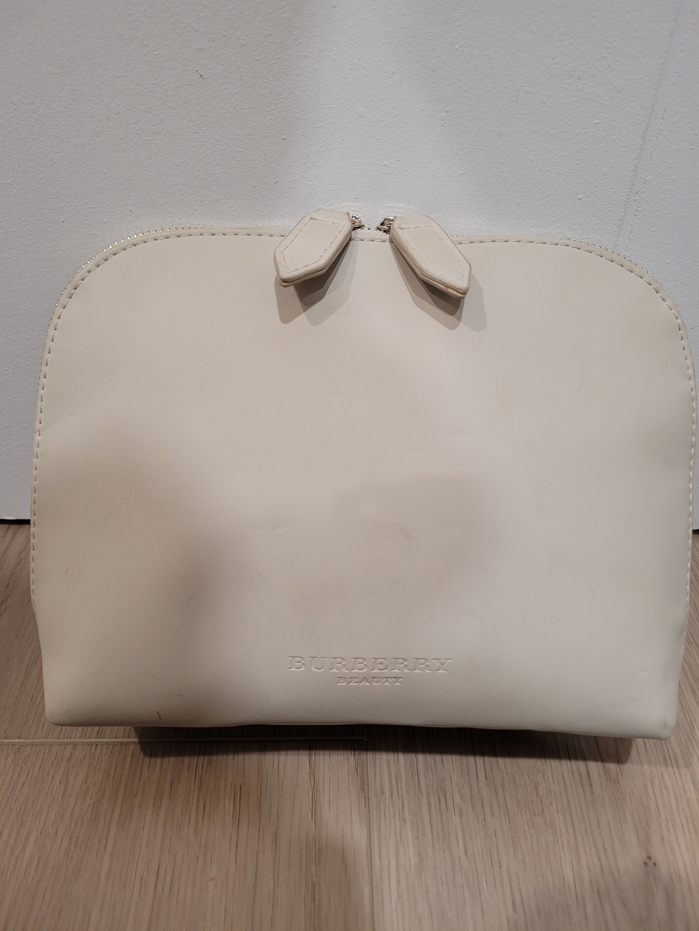Burberry Beauty Cream Leather Cosmetic Pouch